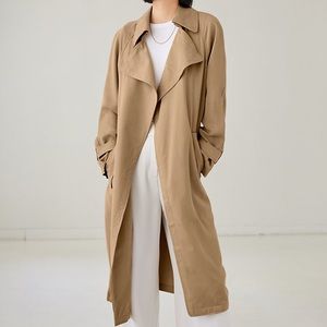 Babaton
Lawson Trench Coat